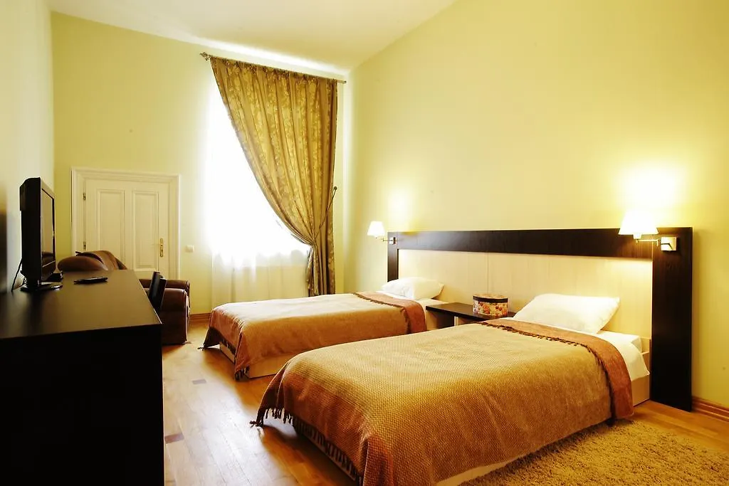 Mini-Hotel Under The Roof 0*, Lviv