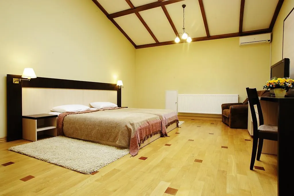 Mini-Hotel Under The Roof