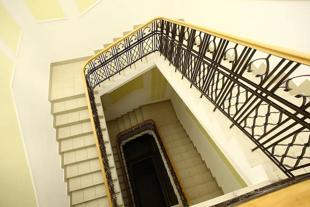 Mini-Hotel Under The Roof 0*, Lviv